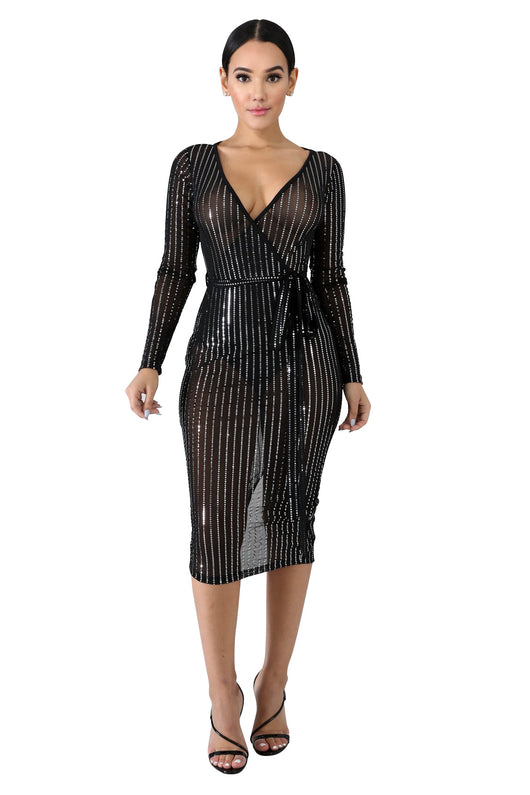 Vestido Escote Profundo con Detalles Perforados - Image 11