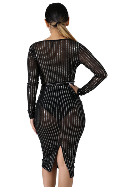 Vestido Escote Profundo con Detalles Perforados - Image 13