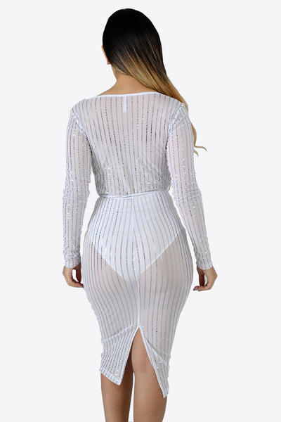 Vestido Escote Profundo con Detalles Perforados - Image 21