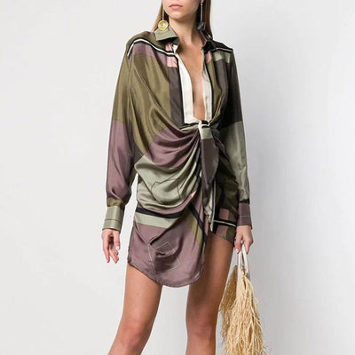 Vestido Geométrico Multicolor con Escote Profundo y Detalle Fruncido - Image 9