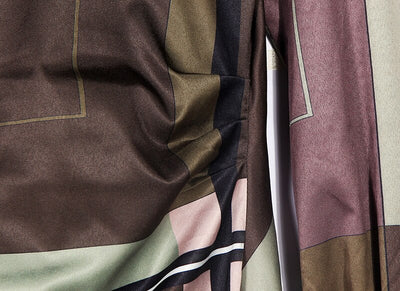 Vestido Geométrico Multicolor con Escote Profundo y Detalle Fruncido - Image 16