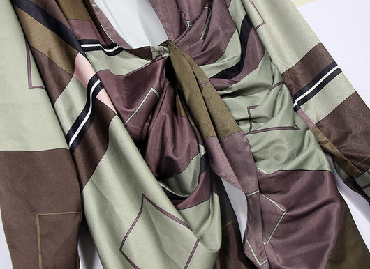 Vestido Geométrico Multicolor con Escote Profundo y Detalle Fruncido - Image 18