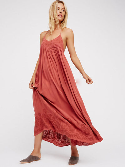 Vestido Largo Bordado con Tirantes Ajustables - Image 6