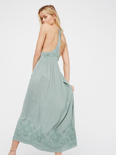 Vestido Largo Bordado con Tirantes Ajustables - Image 11