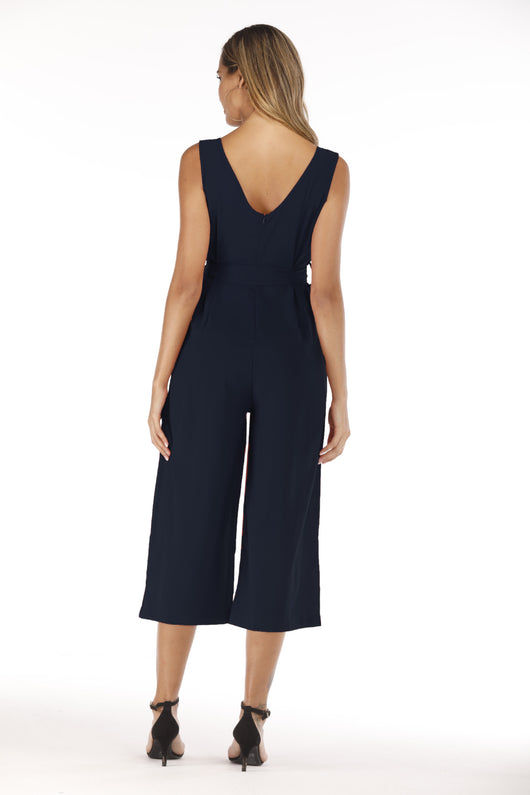 Jumpsuit con Escote en V, Halter y Cinturón - Image 24
