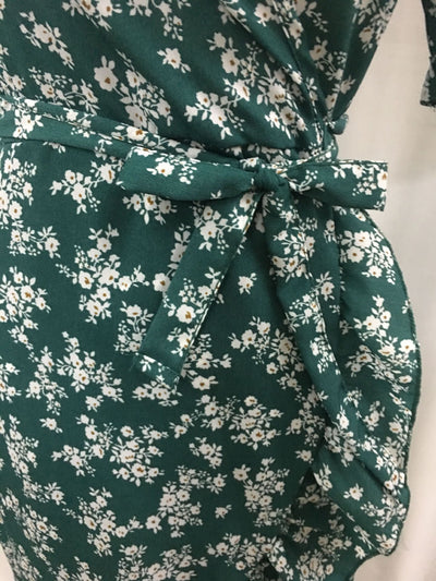 Vestido Floral de Gasa con Escote V y Cordones - Image 12