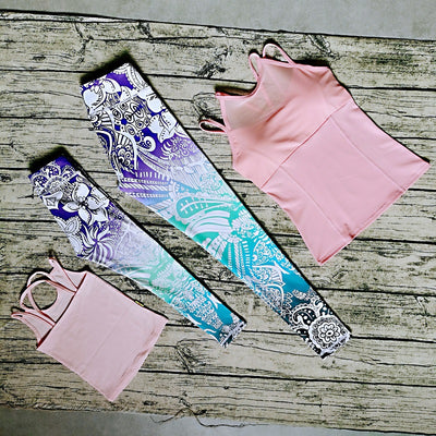 White parent-child yoga suit with tropical leaf print leggings and matching sleeveless tops. - Image 7