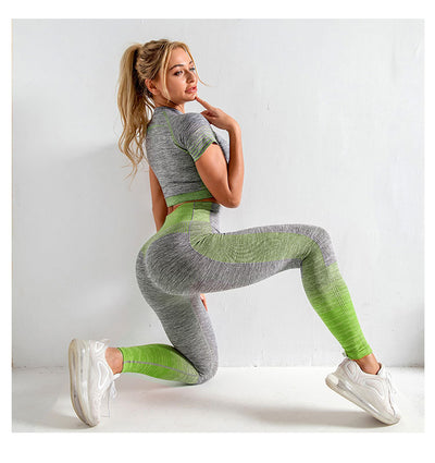 Ropa de Yoga Tejida sin Costuras - Image 17