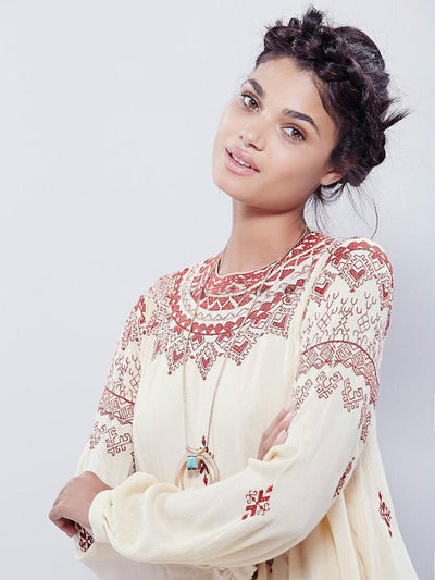 Vestido Slim Escotado con Bordados Elegantes - Image 16