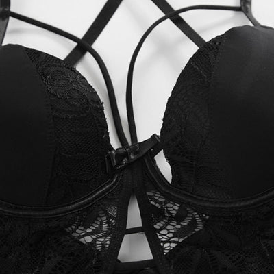 Camisón Sensual con Escote Profundo y Malla Transparente - Image 8