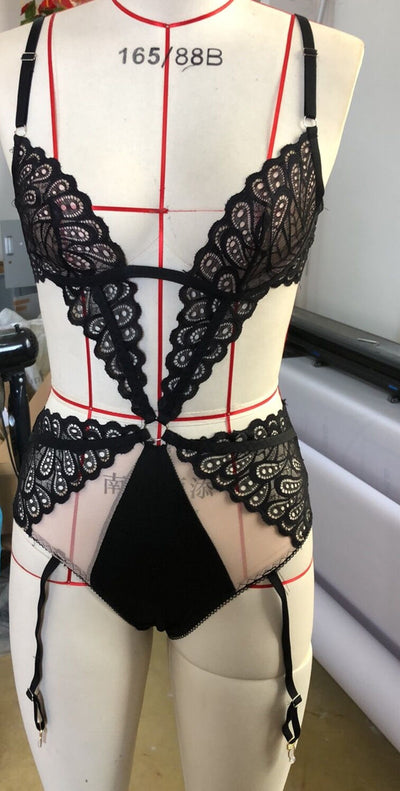Conjunto de Encaje Sensual Premium para uso en Ecuador - Image 10