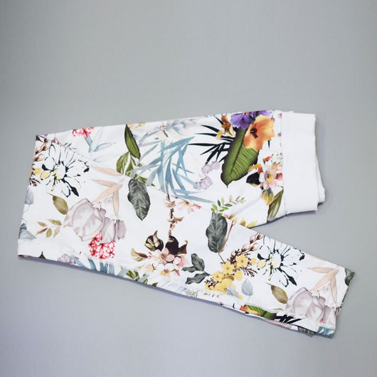 Conjunto Deportivo Mujer con Estampado Tinta - Chaleco y Pantalón Yoga - Image 20