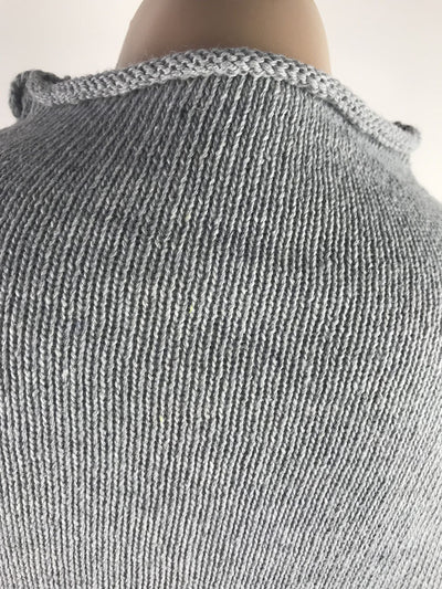 Suéter de Cuello Alto Contraste con Mangas Irregulares Acanaladas - Image 39