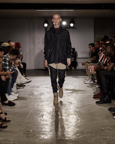 Abrigo Impermeable con Capucha - Image 11