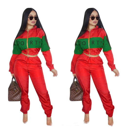 Gabardina con Costuras Bicolor y Estampado de Letras - Image 14