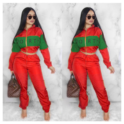 Gabardina con Costuras Bicolor y Estampado de Letras - Image 16
