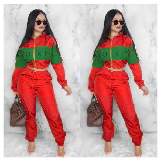 Gabardina con Costuras Bicolor y Estampado de Letras - Image 16