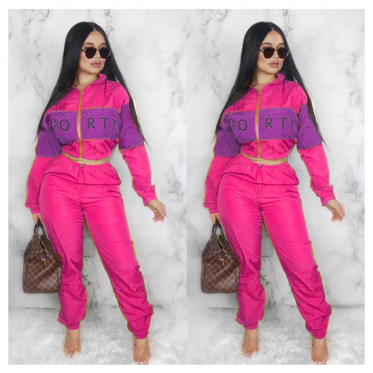 Gabardina con Costuras Bicolor y Estampado de Letras - Image 17