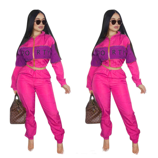 Gabardina con Costuras Bicolor y Estampado de Letras - Image 19