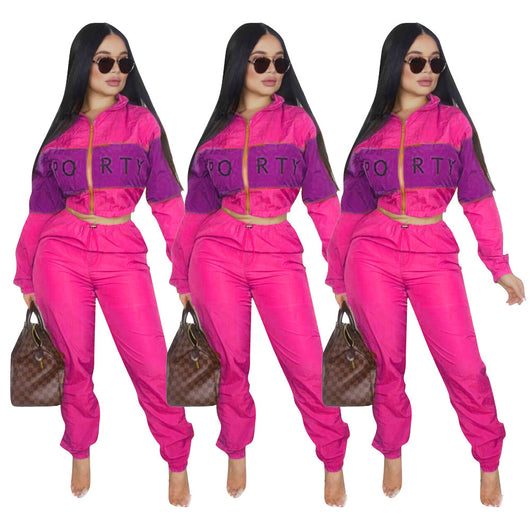 Gabardina con Costuras Bicolor y Estampado de Letras - Image 20