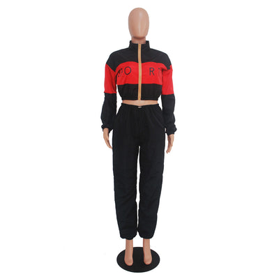 Gabardina con Costuras Bicolor y Estampado de Letras - Image 28