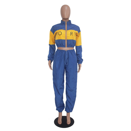Gabardina con Costuras Bicolor y Estampado de Letras - Image 32