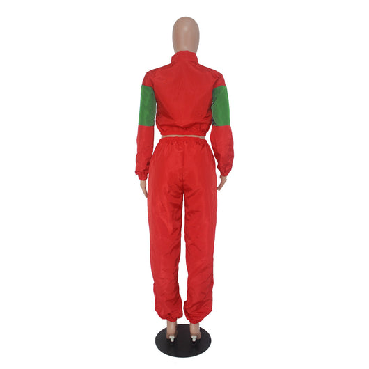 Gabardina con Costuras Bicolor y Estampado de Letras - Image 34
