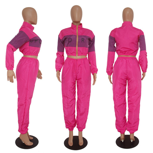 Gabardina con Costuras Bicolor y Estampado de Letras - Image 37