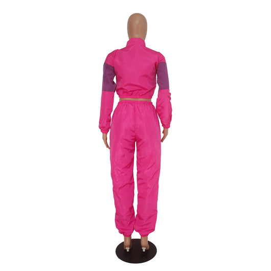 Gabardina con Costuras Bicolor y Estampado de Letras - Image 38