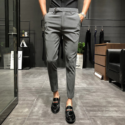 Pantalones Cropped a Rayas - Elegancia Profesional y Moderna - Image 28