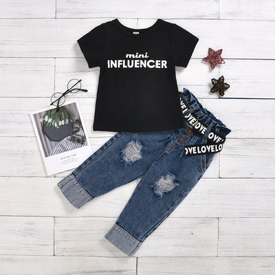 Conjunto Urbano: Camiseta Estampada con Pantalón Denim Rotos y Cinturón - Image 7