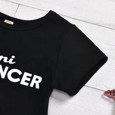 Conjunto Urbano: Camiseta Estampada con Pantalón Denim Rotos y Cinturón - Image 12