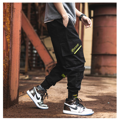 Pantalones deportivos con bolsillos múltiples para hombre - Image 9