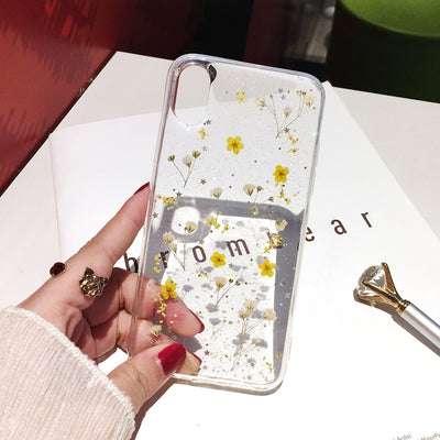 Funda para celular con flores secas en resina epoxi - Image 10