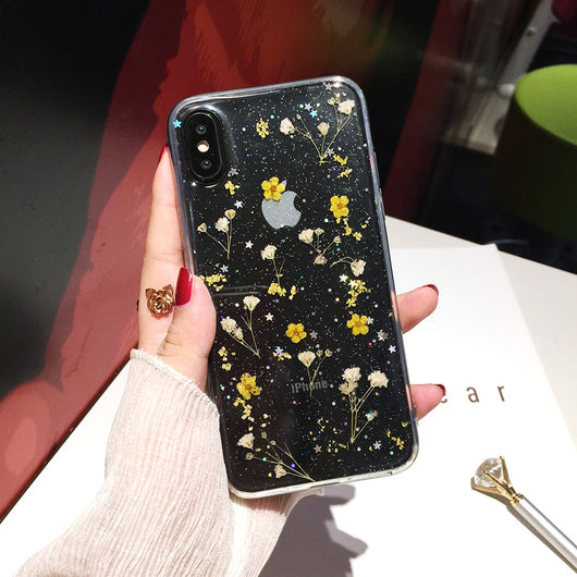 Funda para celular con flores secas en resina epoxi - Image 15