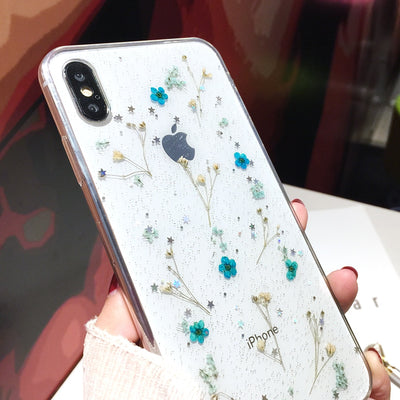 Funda para celular con flores secas en resina epoxi - Image 16