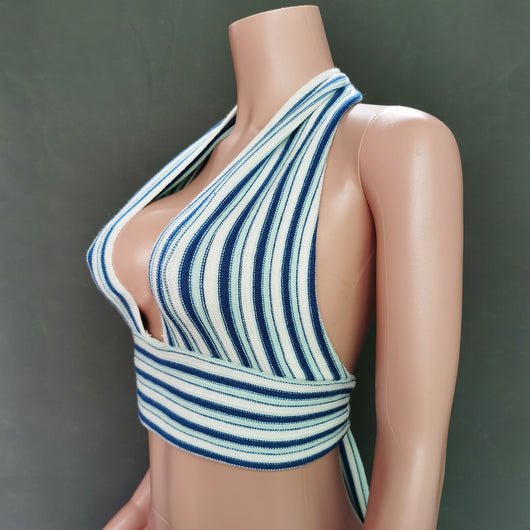 Top de Lana a Rayas con Escote en V y Tirantes Halter - Image 7