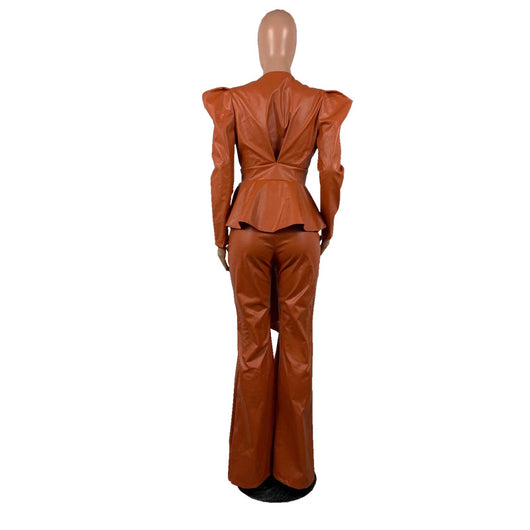 Conjunto Elegante con Top Drapeado y Pantalón Acampanado en Cuero Sintético - Image 14