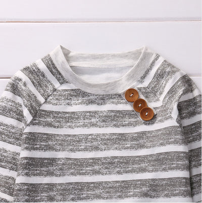 Traje de Rayas para Bebé con Sombrero - Conjunto de Tres Piezas - Image 9
