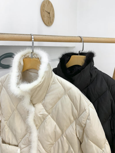 Chaqueta Corta Mujer con Plumón de Pato y Detalles de Visón - Image 18