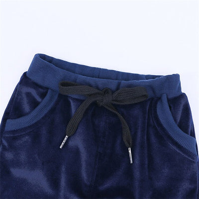 Traje Infantil de Terciopelo Dorado - Image 7