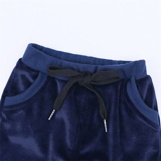 Traje Infantil de Terciopelo Dorado - Image 7