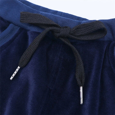 Traje Infantil de Terciopelo Dorado - Image 11