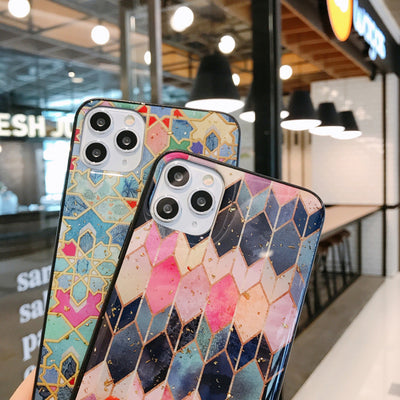 Funda para celular con diseño geométrico y lámina dorada - Image 7