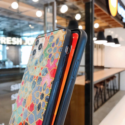 Funda para celular con diseño geométrico y lámina dorada - Image 11