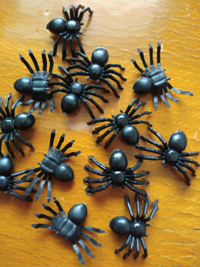 Araña de plástico para Halloween - Image 13