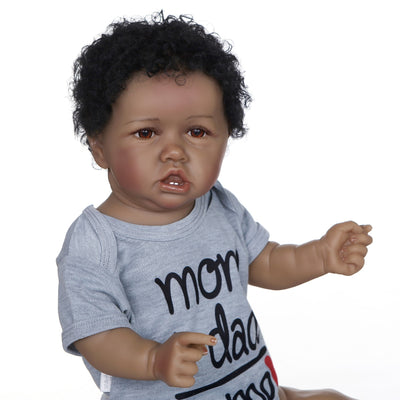 Muñeco Reborn Saskia de 22 Pulgadas - Niño Afrodescendiente Realista - Image 6