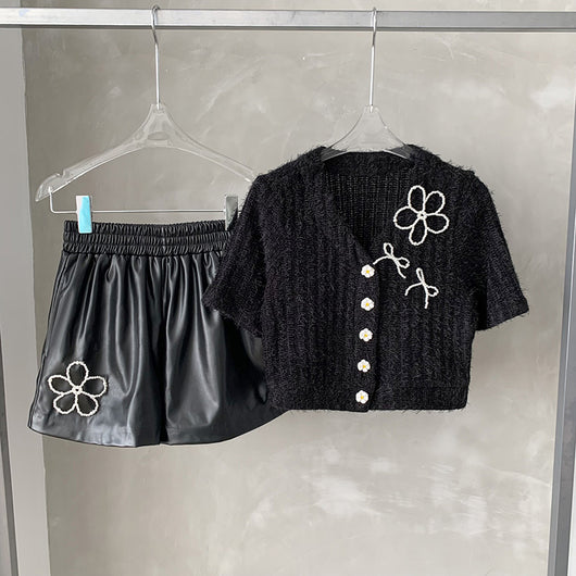 Conjunto Casual: Top Tejido Escote V Manga Corta + Shorts Anchos PU - Image 11