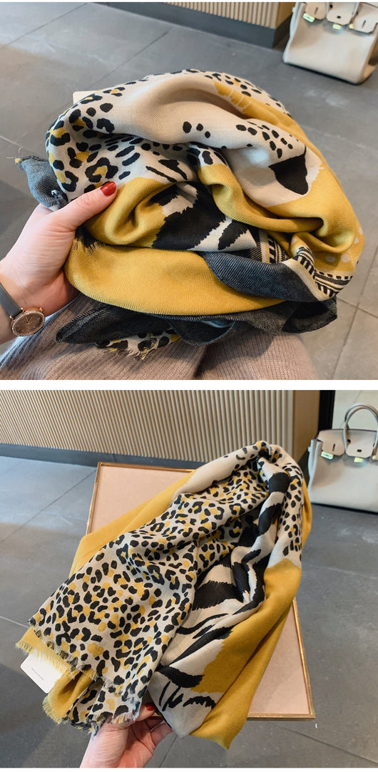 Pañoleta de Seda Estampado Leopardo - Image 9