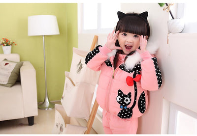 Conjunto Invernal de Tres Piezas para Niñas - Suéter y Traje de Terciopelo Acolchado - Image 13